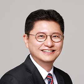 Changhoon Lee