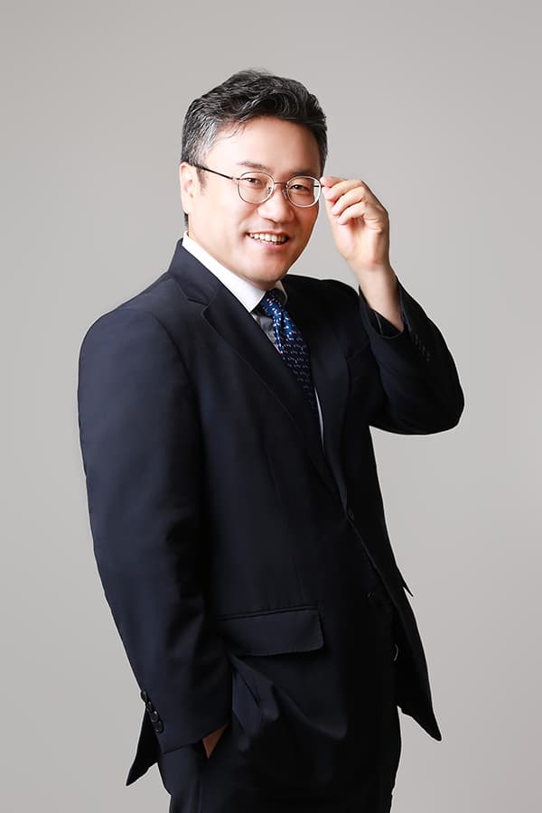 Yong-woo Lee